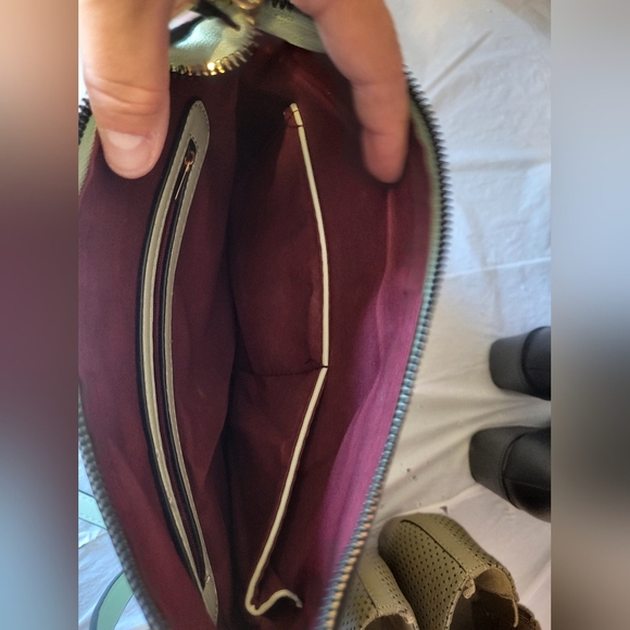 Carlo G Light Green Crossbody Bag with Gold Accents - Picture 3 of 6